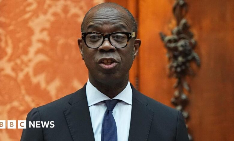 Clive Myrie apologises for not declaring £145k earnings to BBC