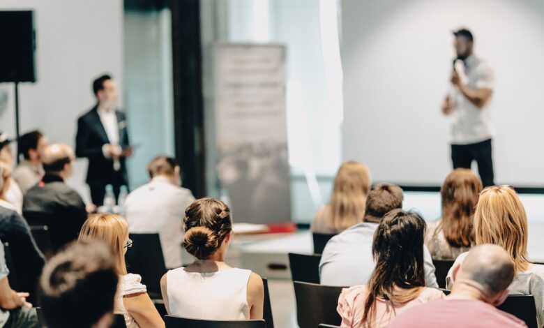 The Complete, 20-Step Guide to Ace Public Speaking